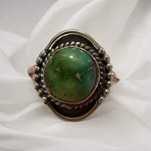 Dainty Sonoran Gold Turquoise Round Ring Size 7